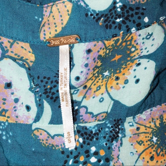 Free People Tuscan Dreams small oversized floral faux wrap top - Picture 8 of 10